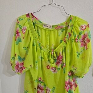 Hollister Lime Green & Pink Floral Blouse. NWOT.